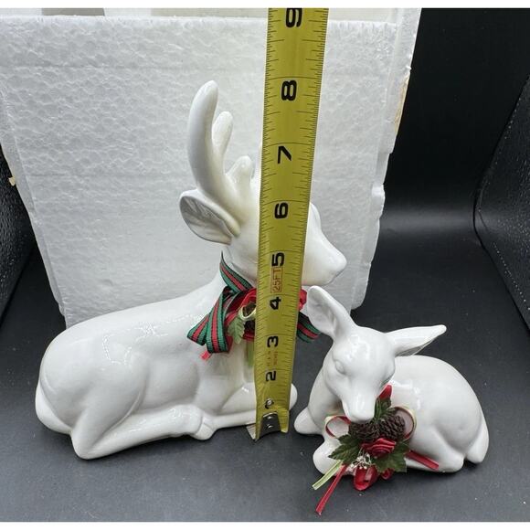 DELUXE DEER FAMILY W/CHRISTMAS BOWS TWO PIECE EARTHENWARE CENTER PIECE - Picture 6 of 10